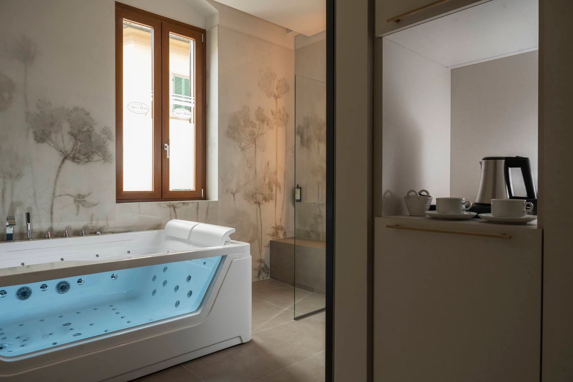 Junior Suite Vasca Idromassaggio Suite Aqua Mistica Parma E Oriente Montecatini 07