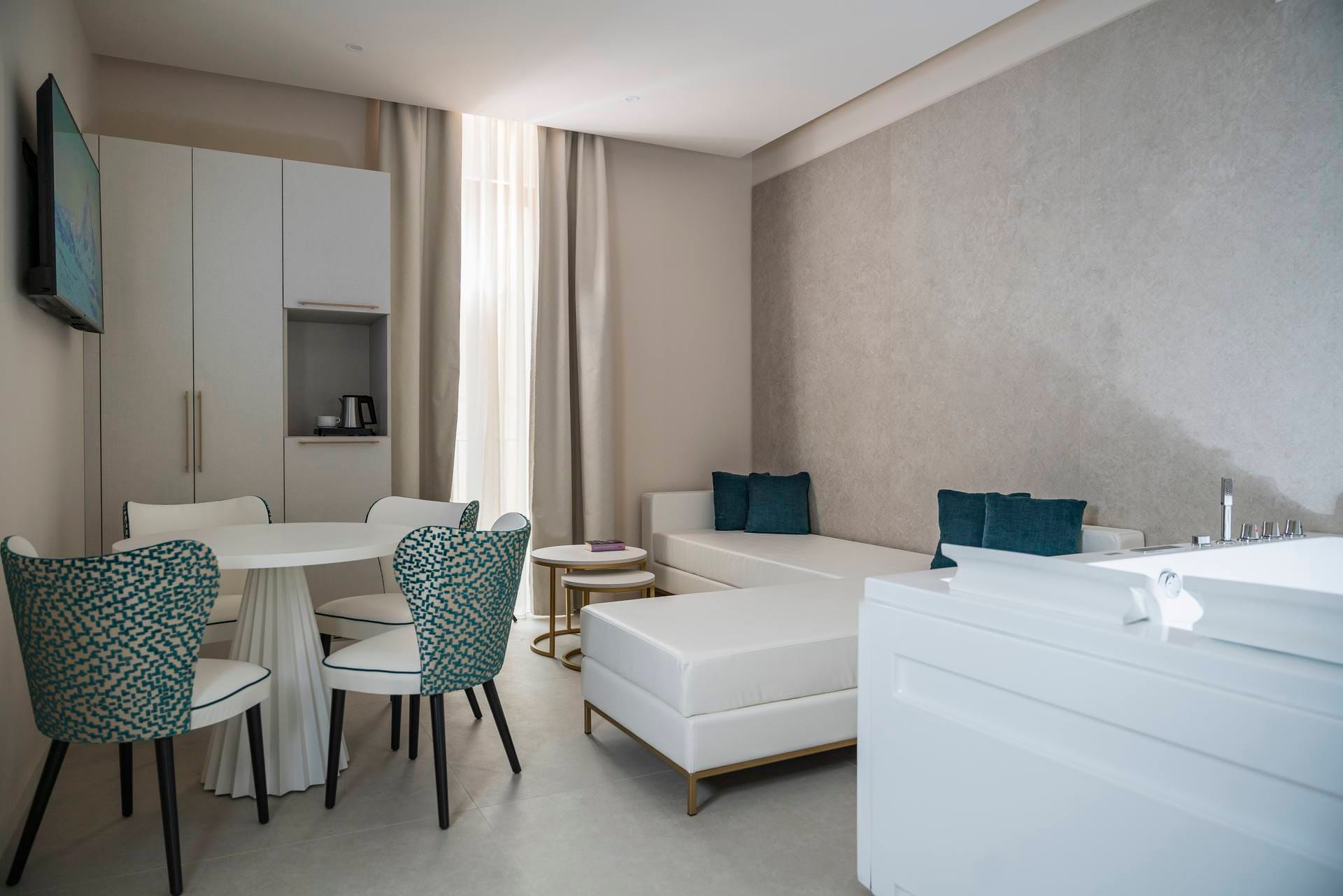 Deluxe Vasca Idromassaggio Suite Aqua Mistica Parma E Oriente Montecatini 01