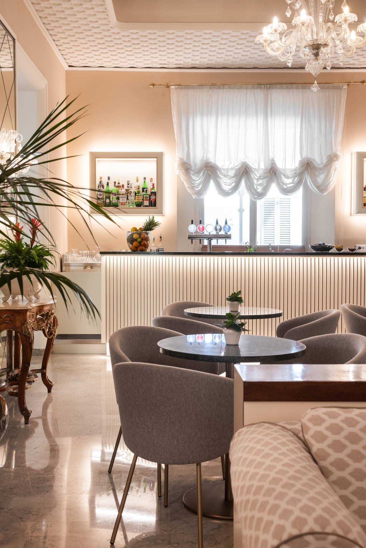 Parma E Oriente Montecatini Bar 02