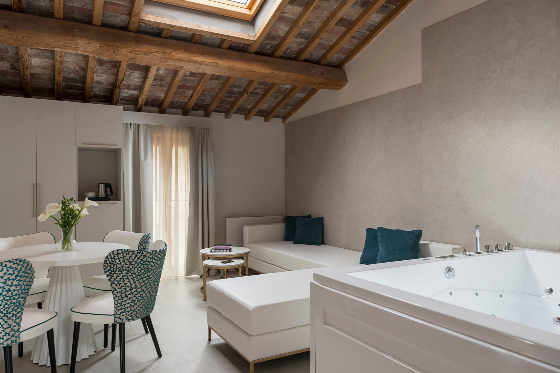 Deluxe Vasca Idromassaggio Suite Aqua Mistica Parma E Oriente Montecatini 06