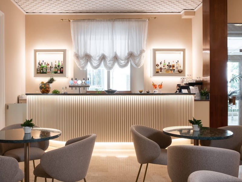 Parma E Oriente Montecatini Bar 01